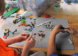 Kinder bauen mit Lego